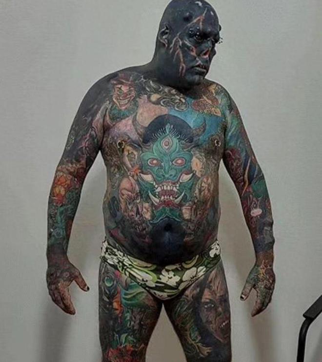 Bibo必博真人COS天花板巴西纹身师将自己打造成梦想中的“兽人”形象(图7)